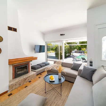 Ixian Bliss Pool Ιαλυσός Ρόδος