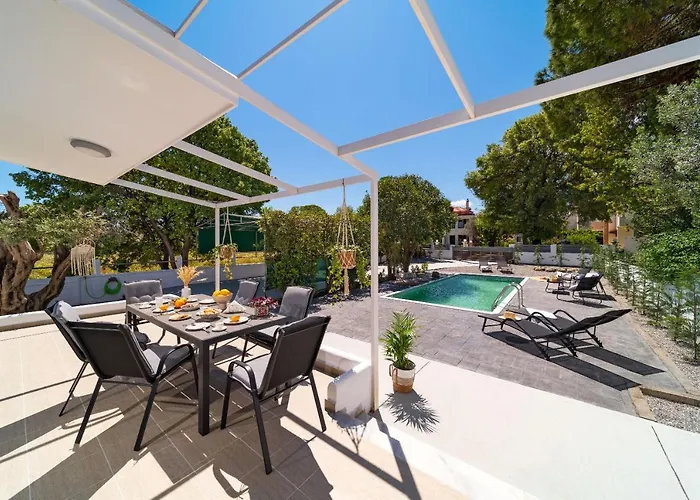 Ixian Bliss Pool *