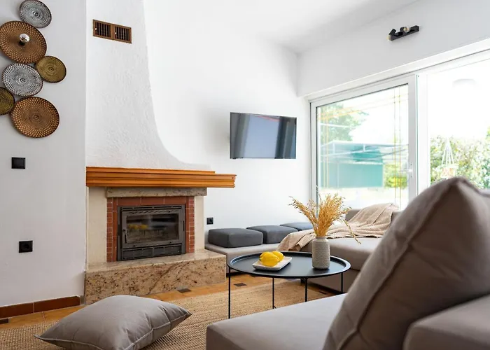 Ixian Bliss Pool Willa *