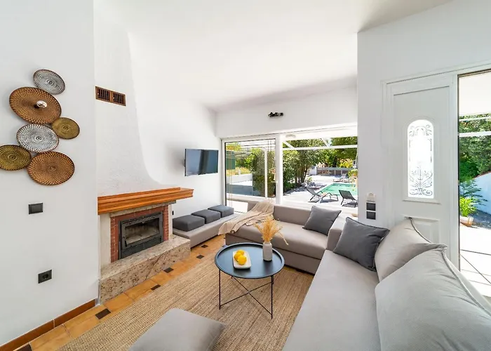 Ixian Bliss Pool Jalisos