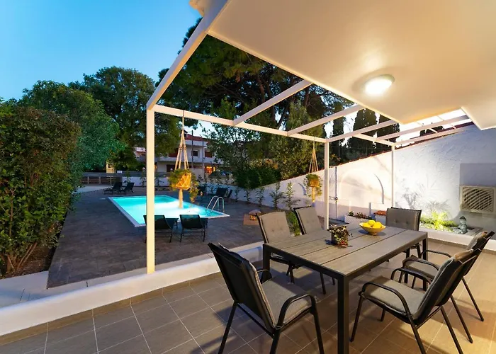 Ixian Bliss Pool Jalisos