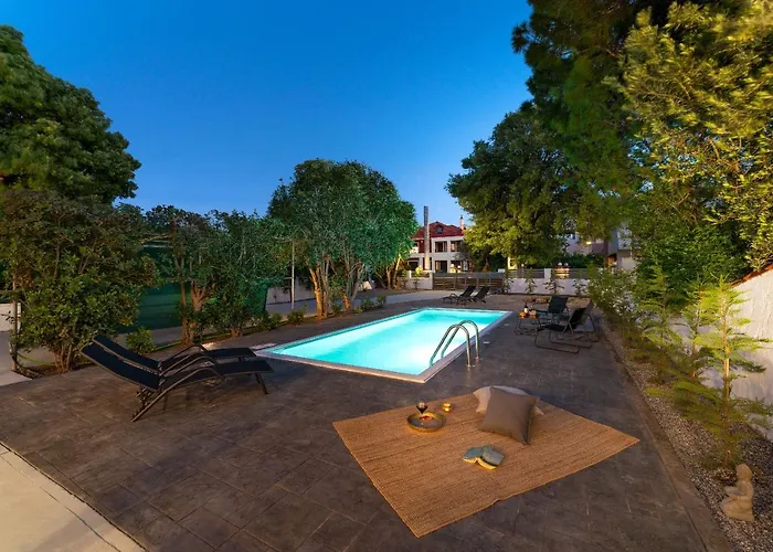 Ixian Bliss Pool